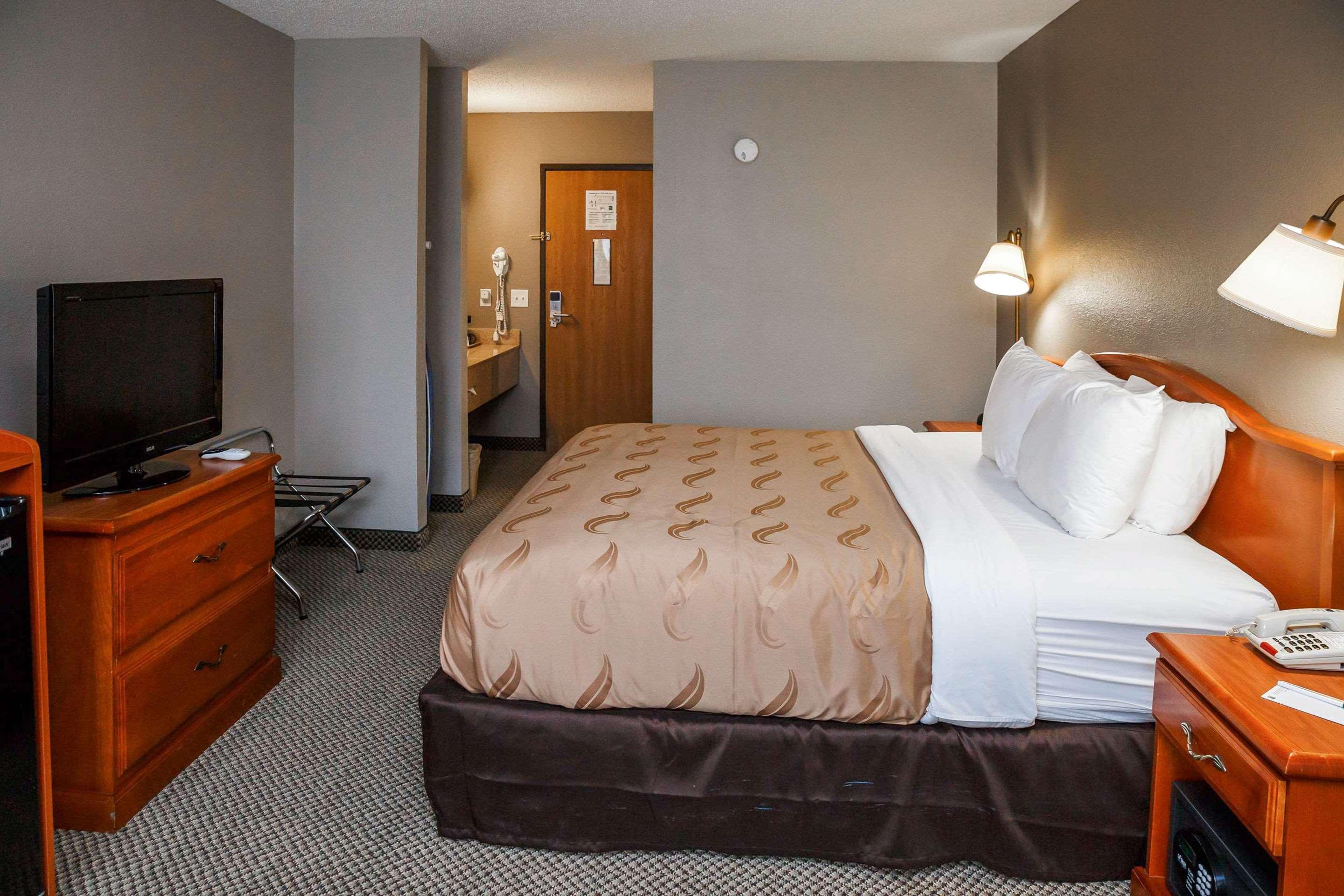 Quality Inn Burlington Near Hwy 34 Εξωτερικό φωτογραφία