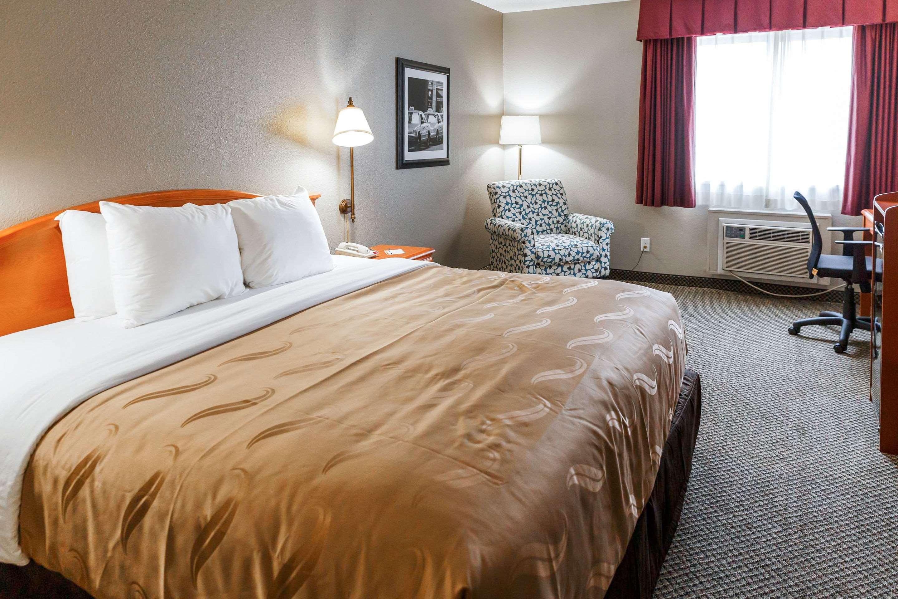 Quality Inn Burlington Near Hwy 34 Εξωτερικό φωτογραφία