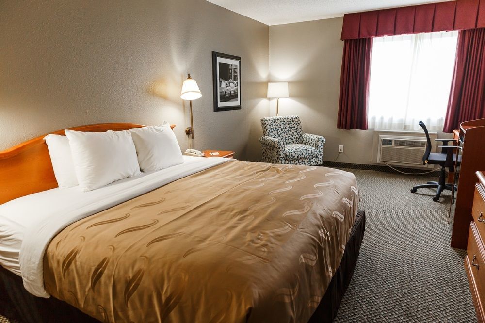 Quality Inn Burlington Near Hwy 34 Εξωτερικό φωτογραφία