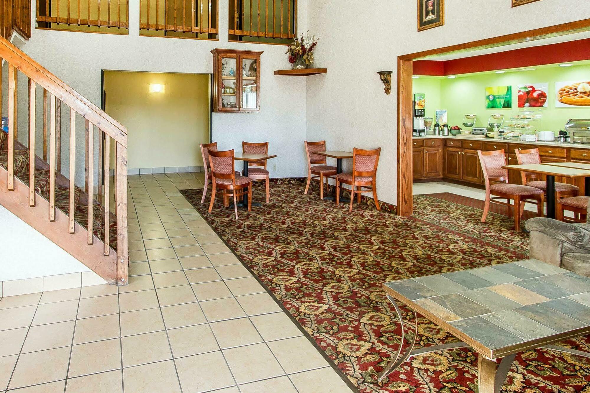 Quality Inn Burlington Near Hwy 34 Εξωτερικό φωτογραφία