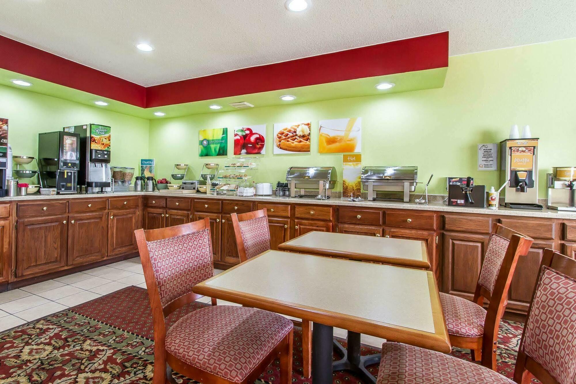 Quality Inn Burlington Near Hwy 34 Εξωτερικό φωτογραφία