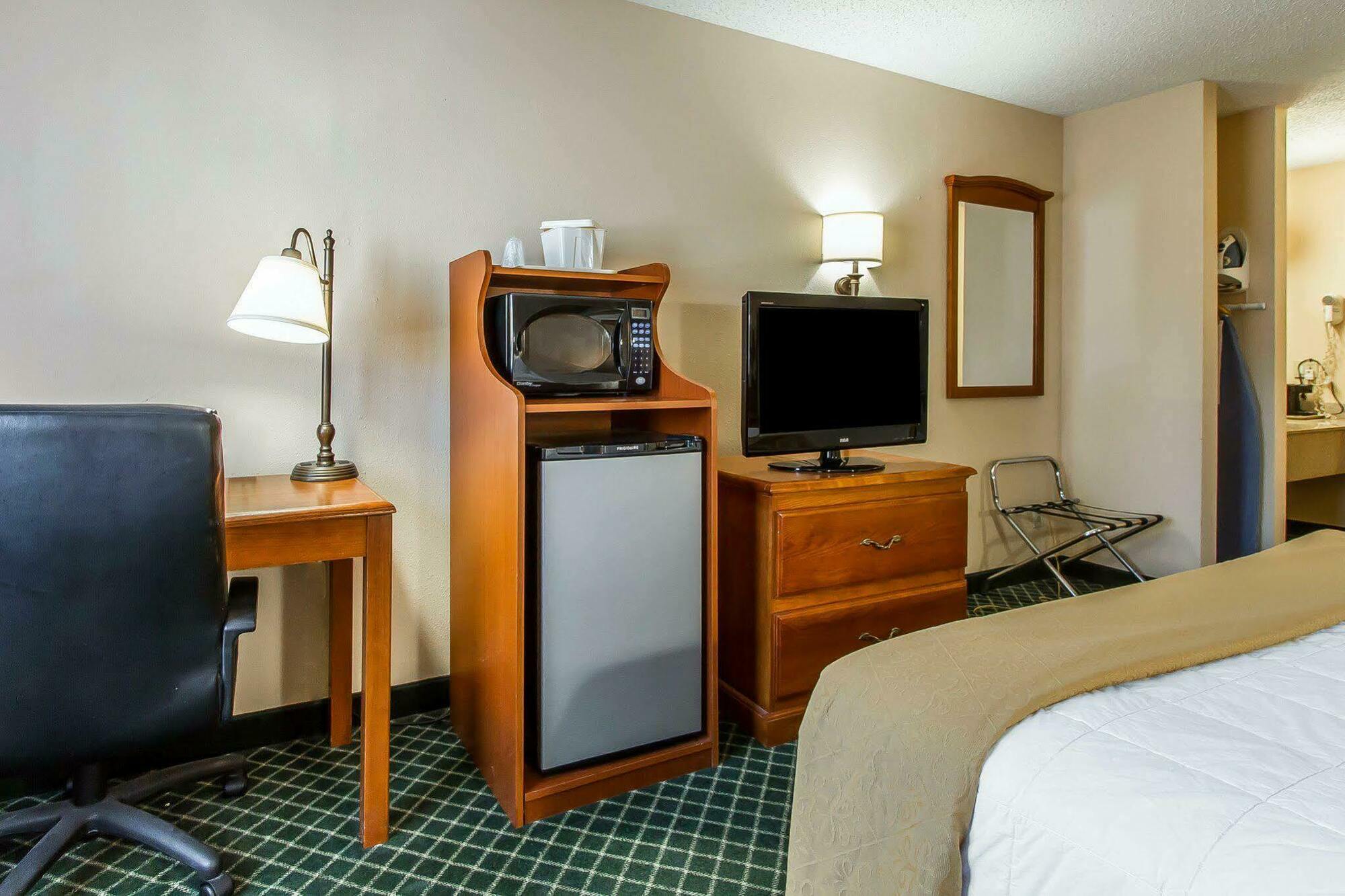 Quality Inn Burlington Near Hwy 34 Εξωτερικό φωτογραφία