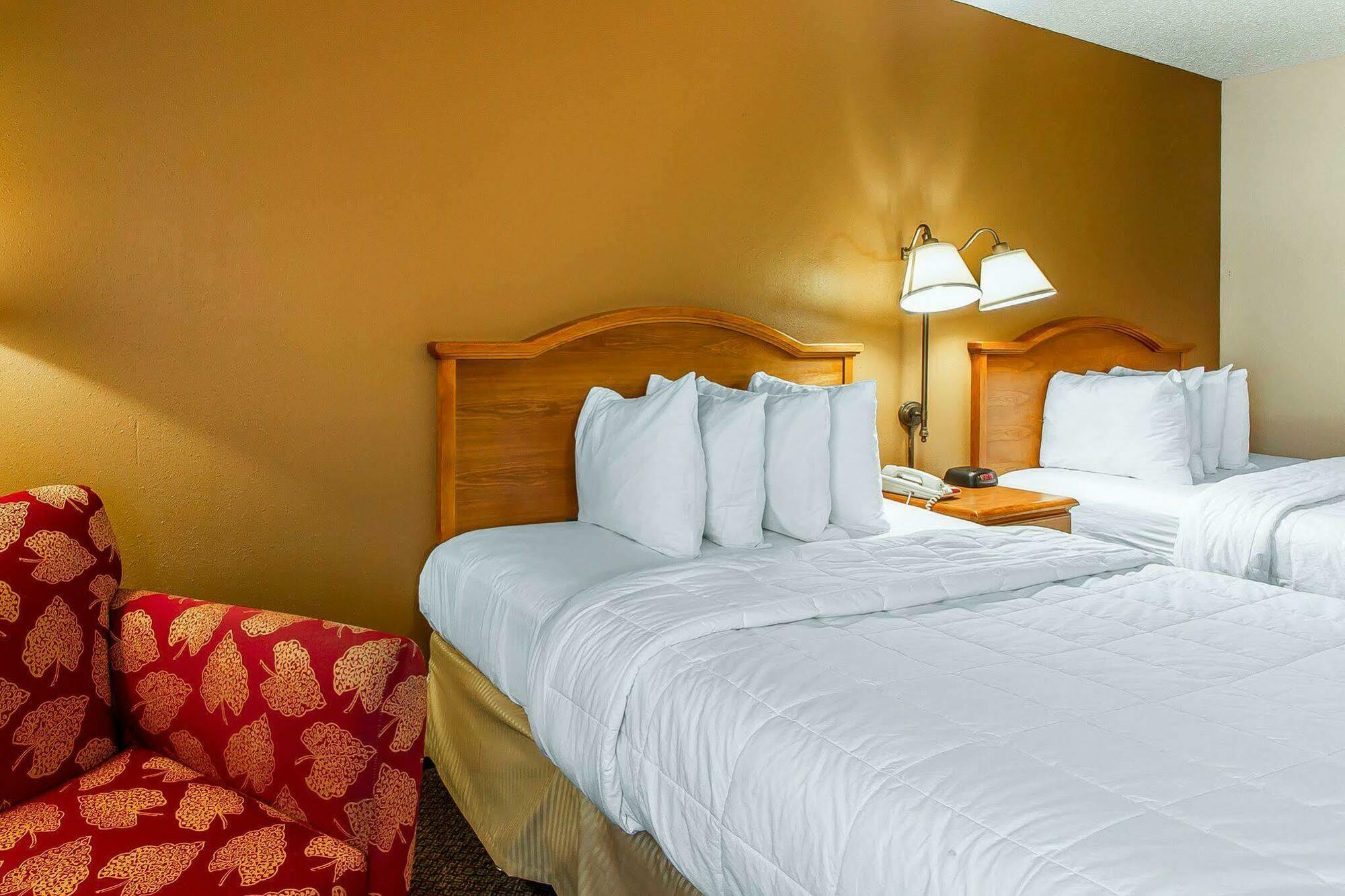 Quality Inn Burlington Near Hwy 34 Εξωτερικό φωτογραφία