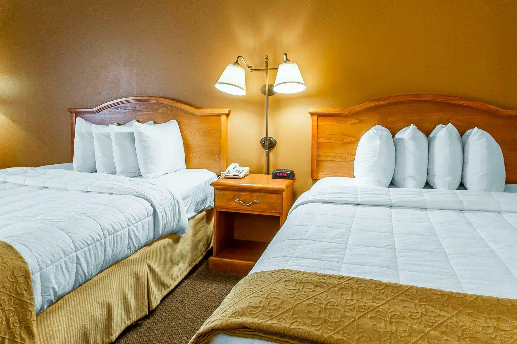 Quality Inn Burlington Near Hwy 34 Εξωτερικό φωτογραφία