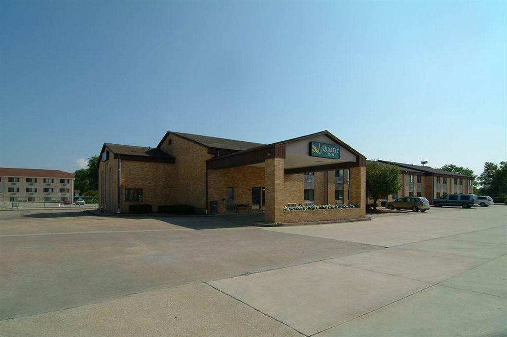 Quality Inn Burlington Near Hwy 34 Εξωτερικό φωτογραφία