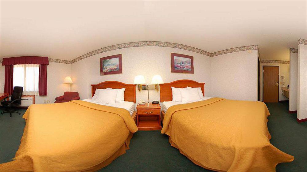 Quality Inn Burlington Near Hwy 34 Εξωτερικό φωτογραφία
